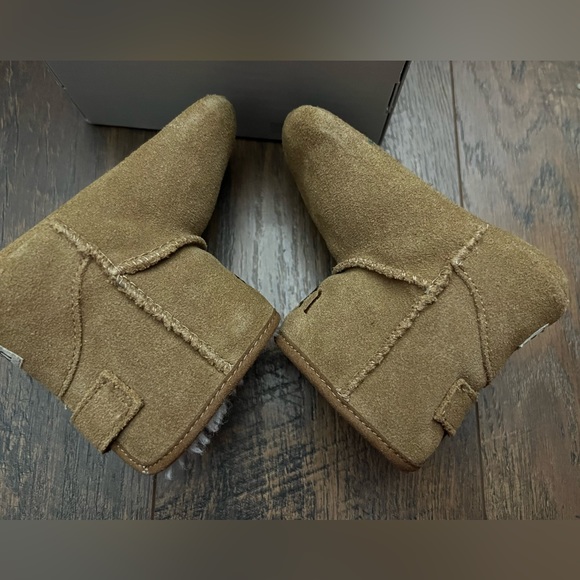 UGG Boots Baby Booties Jesse II Chestnut Size 4/5 Booties - Picture 6 of 9